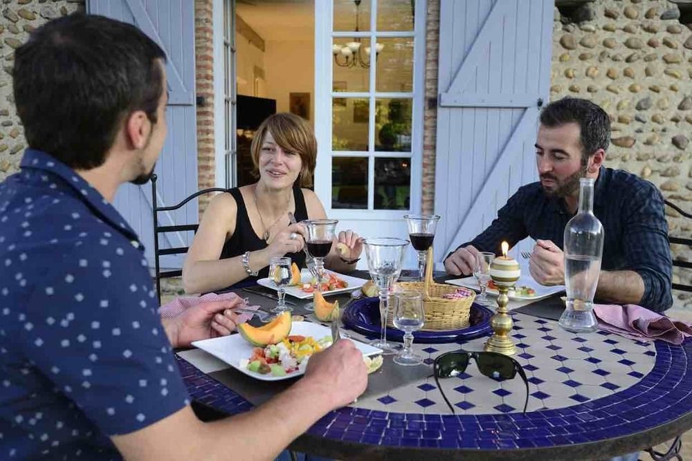 ลา แมซง ดาแน Bed & Breakfast Vic-en-Bigorre ภายนอก รูปภาพ